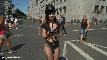 大街上只穿丝袜露出jeny smith街拍街射挑逗骚逼白虎