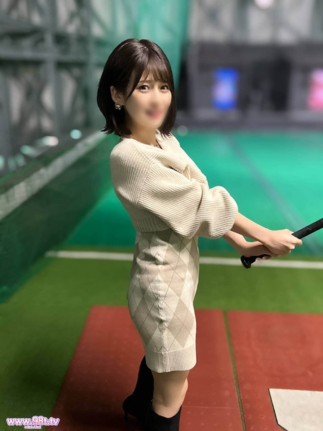 FC2PPV-4813255- 【淫妻】中出し＆潮吹き「場外」ホームラン★性欲が強すぎてやられたくて仕方ない