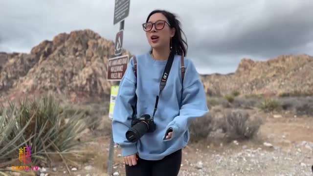 亚裔反差骚货【Elle Lee】户外诱惑 迷路旅行者搭车感谢方式 给车主深喉吃鸡口爆颜射#骚逼#挑逗#街拍街射