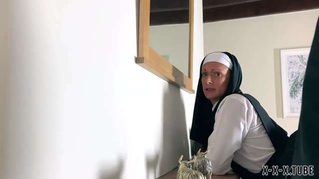 抽打修女的屁股女奴鞭打白虎骚逼挑逗美臀虐待母狗SM